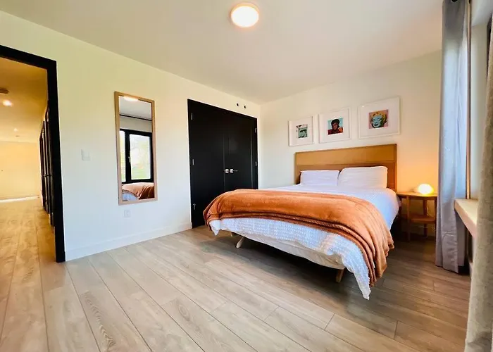 The Oasis Luxury With Sauna Gym Holiday home Pittsburgh