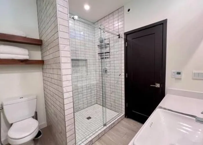 Holiday home The Oasis Luxury With Sauna Gym Pittsburgh
