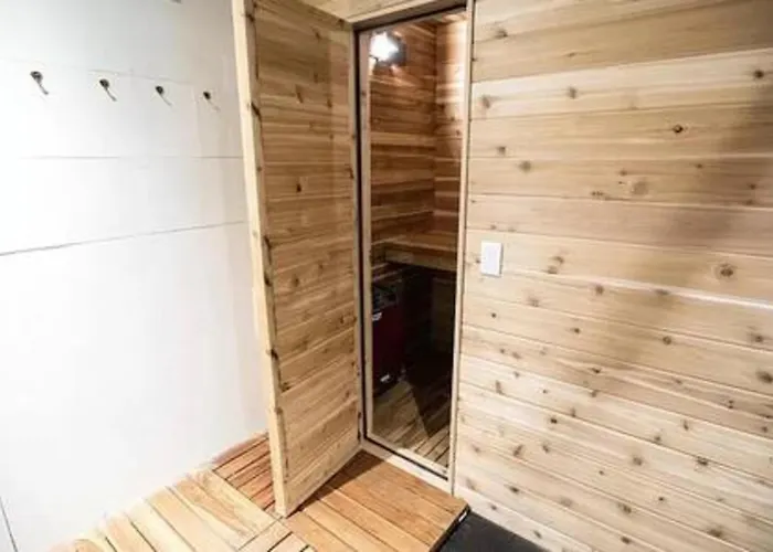 The Oasis Luxury With Sauna Gym Holiday home Pittsburgh